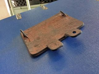 bontott AUDI A3 Első Vonószem Burkolat