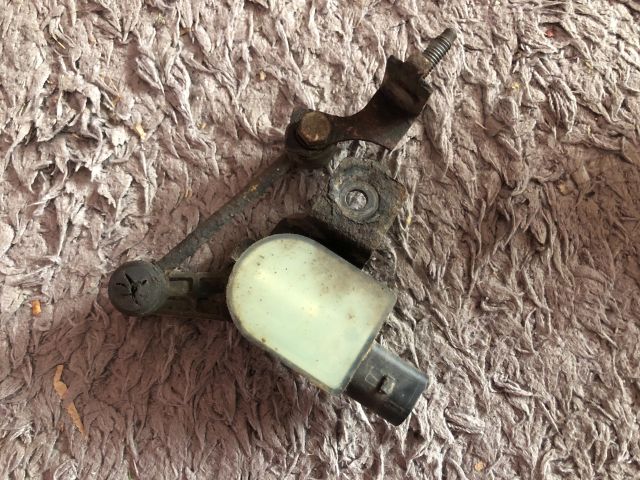 bontott AUDI A3 Első Xenon Szintszabályzó Jeladó