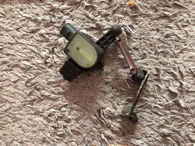 bontott AUDI A3 Első Xenon Szintszabályzó Jeladó