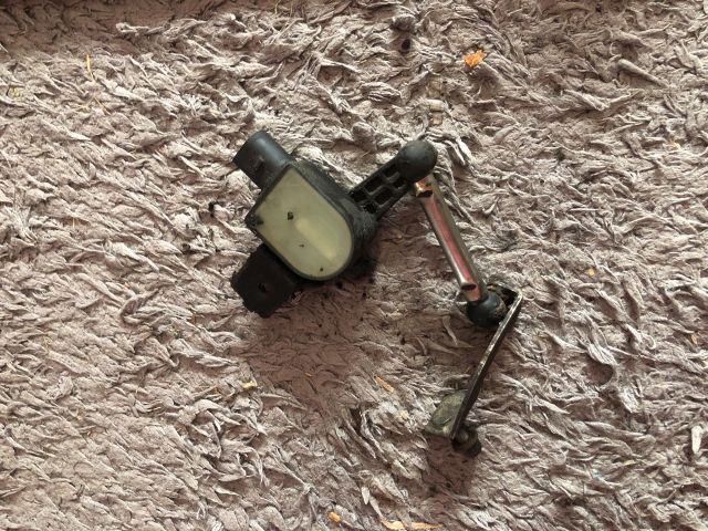 bontott AUDI A3 Első Xenon Szintszabályzó Jeladó