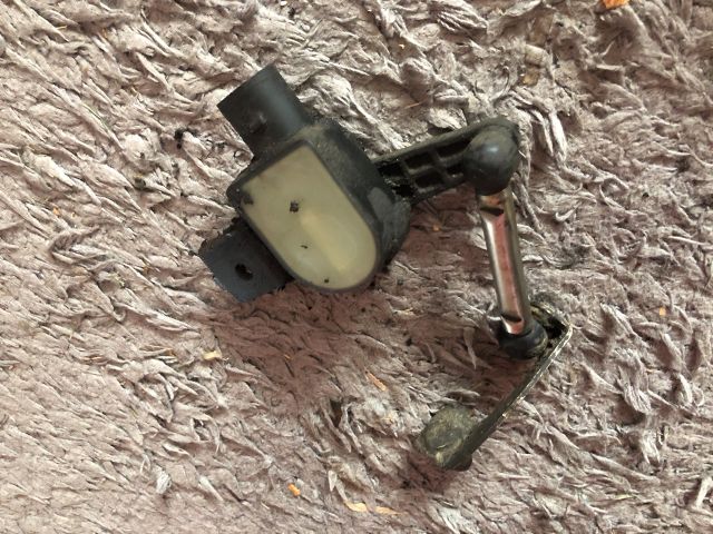 bontott AUDI A3 Első Xenon Szintszabályzó Jeladó