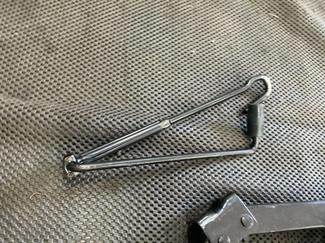 bontott AUDI A3 Emelő