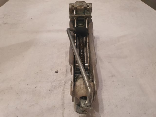 bontott AUDI A3 Emelő