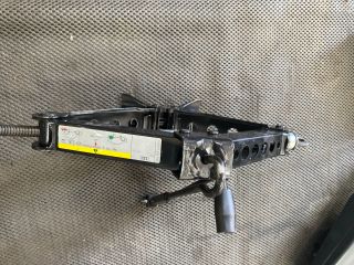 bontott AUDI A3 Emelő