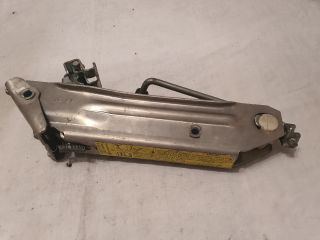 bontott AUDI A3 Emelő