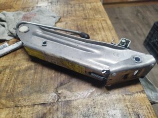 bontott AUDI A3 Emelő