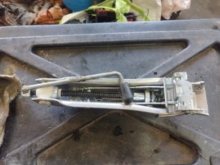 bontott AUDI A3 Emelő