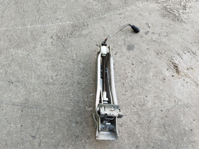 bontott AUDI A3 Emelő