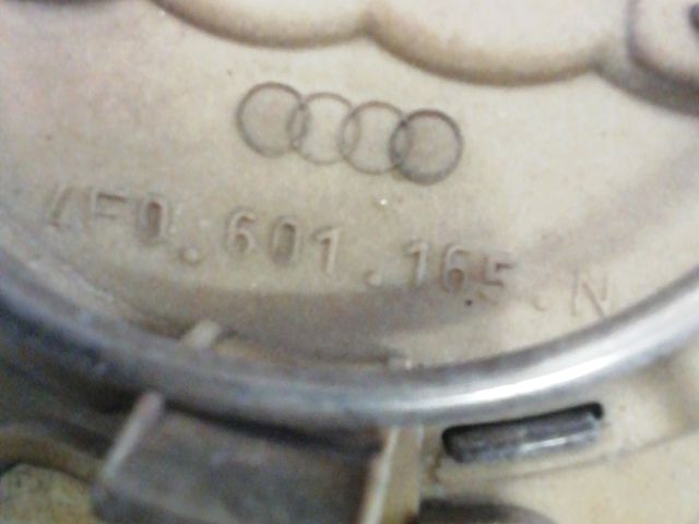 bontott AUDI A3 Felniközép (1 db)