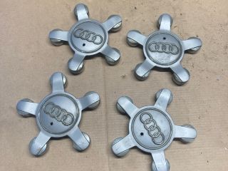 bontott AUDI A3 Felniközép Szett