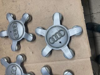 bontott AUDI A3 Felniközép Szett