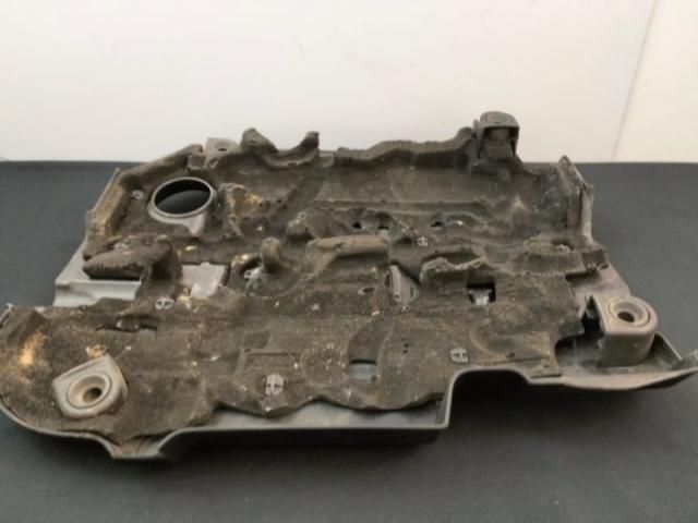 bontott AUDI A3 Felső Hűtőburkolat