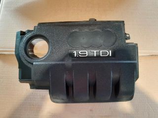 bontott AUDI A3 Felső Hűtőburkolat