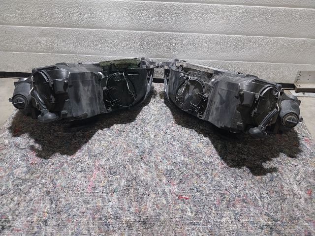 bontott AUDI A3 Fényszóró Pár