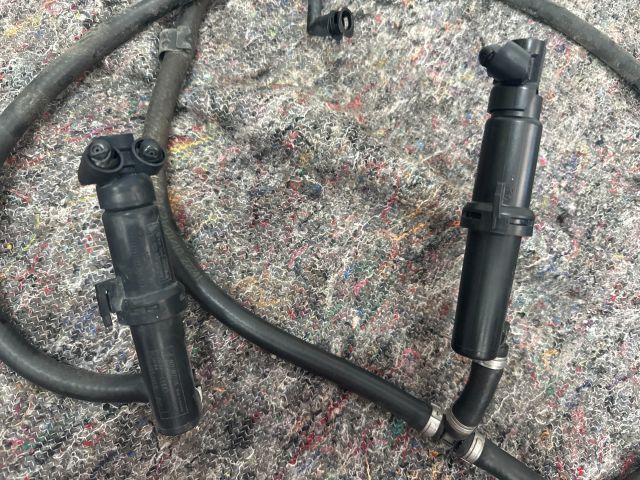 bontott AUDI A3 Fényszórómosó Fúvóka (Pozíciófüggetlen)