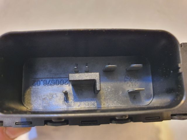 bontott AUDI A3 Feszültségszabályzó