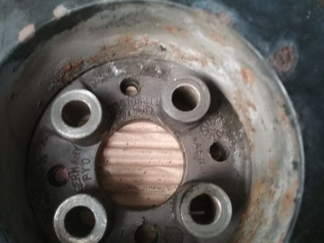 bontott AUDI A3 Főtengely Szíjtárcsa