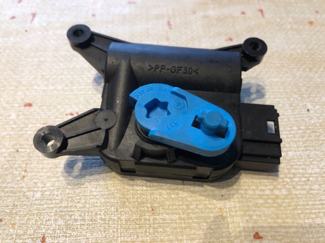 bontott AUDI A3 Fűtés Állító Motor