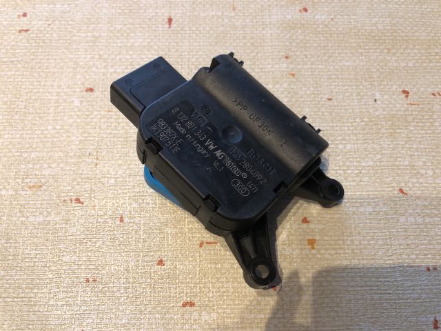 bontott AUDI A3 Fűtés Állító Motor