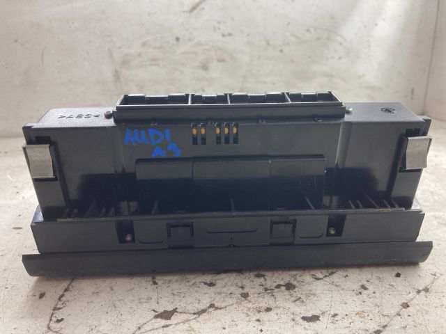 bontott AUDI A3 Fűtéskapcsoló (digit klímás)