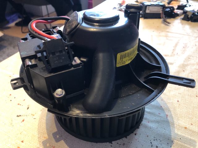 bontott AUDI A3 Fűtőmotor (Klímás)