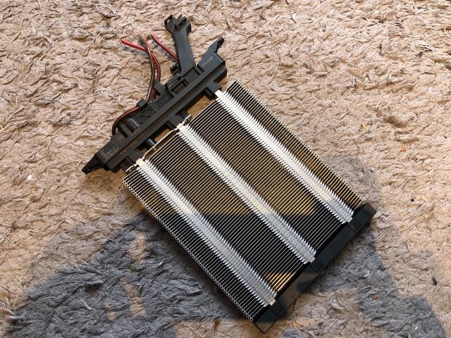bontott AUDI A3 Fűtőradiátor (Elektromos)