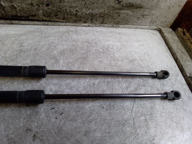 bontott AUDI A3 Gázrugós Kitámasztó Teleszkóp Pár Csomagtérajtó