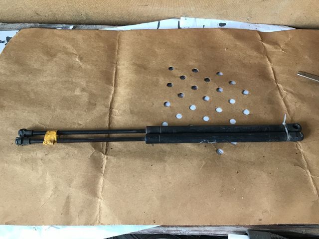 bontott AUDI A3 Gázrugós Kitámasztó Teleszkóp Pár Csomagtérajtó