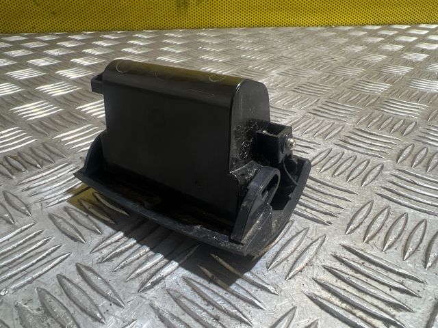 bontott AUDI A3 Hátsó Hamutartó