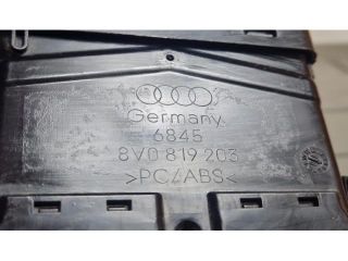 bontott AUDI A3 Hátsó középső Szellőző