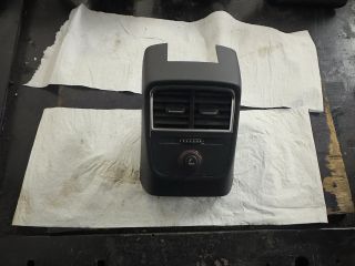 bontott AUDI A3 Hátsó középső Szellőző