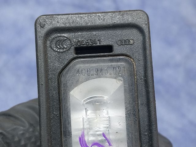 bontott AUDI A3 Hátsó Rendszámtábla Világítás