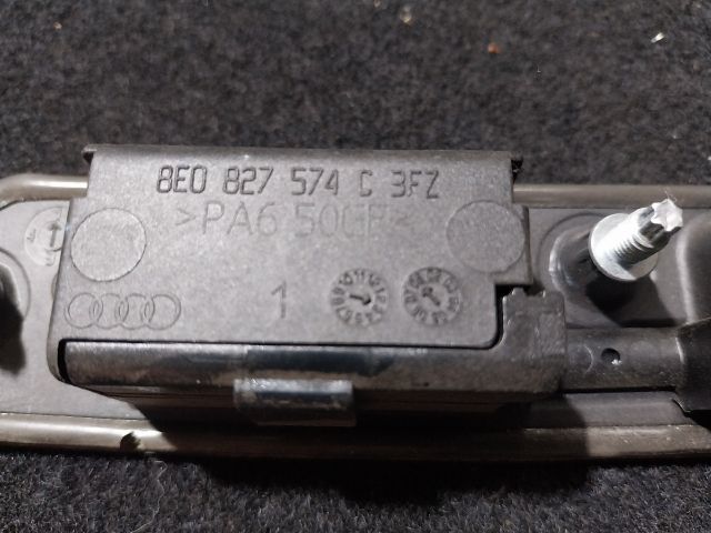 bontott AUDI A3 Hátsó Rendszámtábla Világítás