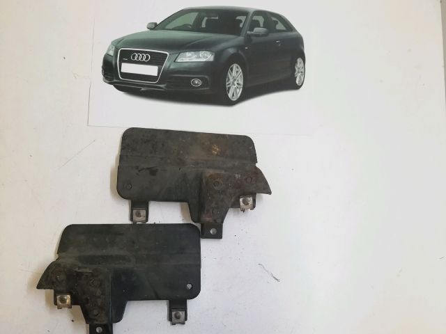 bontott AUDI A3 Hátsó Sárvédő Gumi Pár