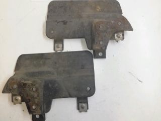 bontott AUDI A3 Hátsó Sárvédő Gumi Pár