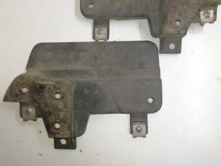 bontott AUDI A3 Hátsó Sárvédő Gumi Pár