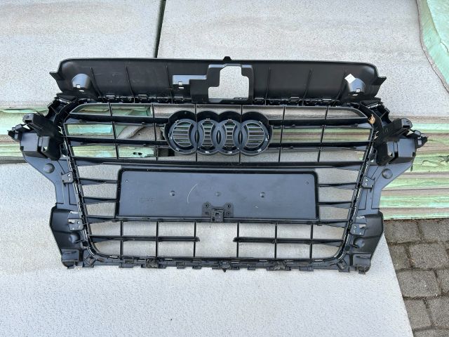 bontott AUDI A3 Hűtőrács