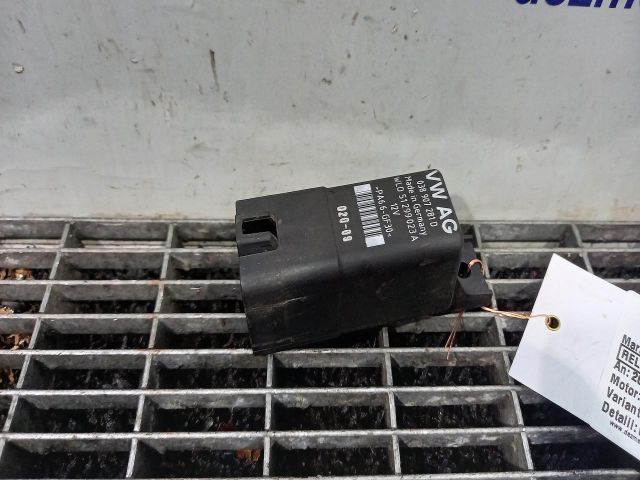 bontott AUDI A3 Izzító Relé