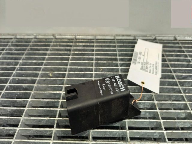 bontott AUDI A3 Izzító Relé