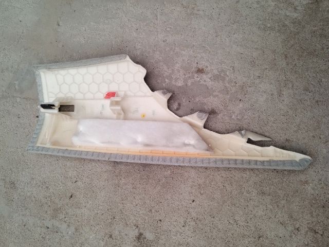 bontott AUDI A3 Jobb C Oszlop Burkolat