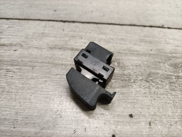 bontott AUDI A3 Jobb első Ablakemelő Kapcsoló