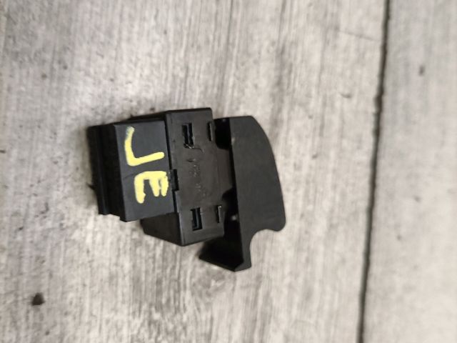 bontott AUDI A3 Jobb első Ablakemelő Kapcsoló