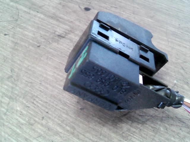 bontott AUDI A3 Jobb első Ablakemelő Kapcsoló