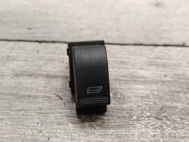 bontott AUDI A3 Jobb első Ablakemelő Kapcsoló