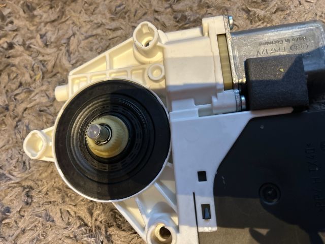 bontott AUDI A3 Jobb első Ablakemelő Motor