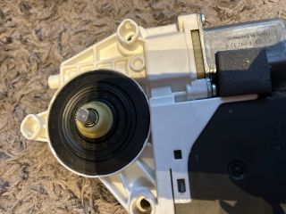 bontott AUDI A3 Jobb első Ablakemelő Motor