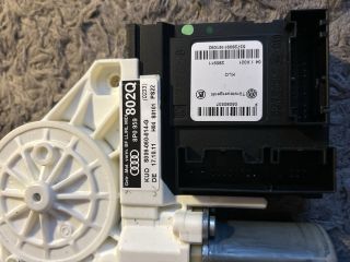 bontott AUDI A3 Jobb első Ablakemelő Motor