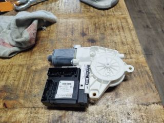 bontott AUDI A3 Jobb első Ablakemelő Motor