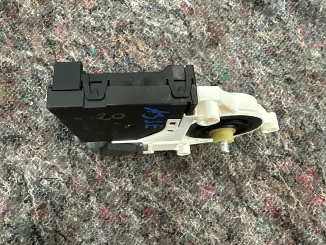 bontott AUDI A3 Jobb első Ablakemelő Motor