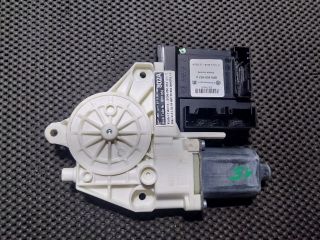 bontott AUDI A3 Jobb első Ablakemelő Motor